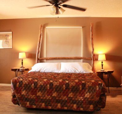 fisheads-lodge-king-room Fisheads lodge king room